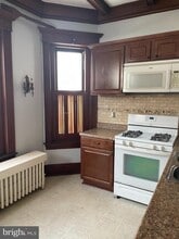 1050 Stuyvesant Ave in Trenton, NJ - Building Photo - Building Photo