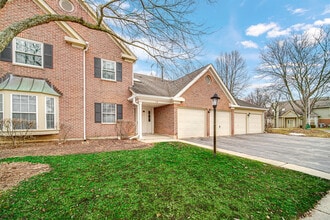 12 Aberdeen Ct in Schaumburg, IL - Building Photo - Building Photo