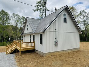 221 Sheffield Dr in Oneonta, AL - Building Photo - Building Photo