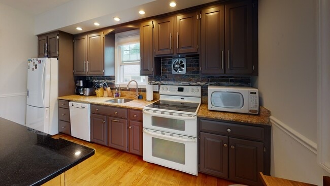 20 Oakland St, Unit #1