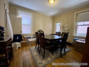 73 Longwood Ave in Brookline, MA - Building Photo - Building Photo