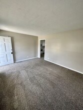 1422 Lakeview Rd in Clarksville, TN - Building Photo - Building Photo