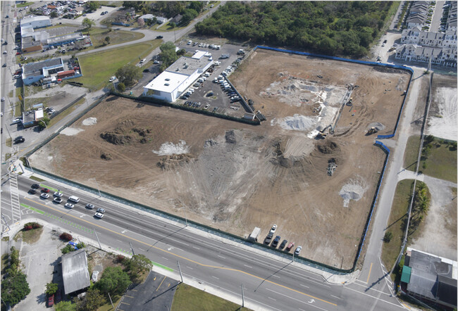 Pinnacle at Tropical Pointe in Homestead, FL - Foto de edificio - Building Photo