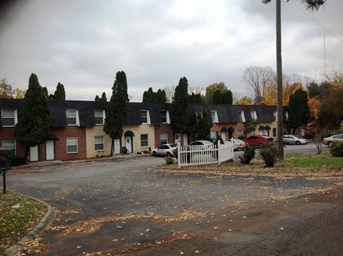 Scheel Road Townhomes in Knoxville, TN - Foto de edificio