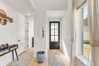 516 Ahern Ct in Liberty Hill, TX - Foto de edificio - Building Photo