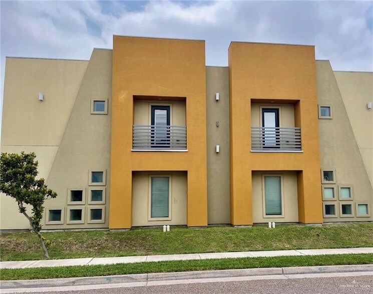 1312 E Daffodil Ave in McAllen, TX - Foto de edificio