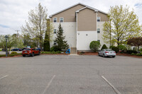 Crossroads Path in Merrimack, NH - Foto de edificio - Building Photo