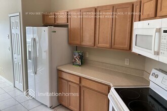 3060 Eldron Blvd SE in Palm Bay, FL - Foto de edificio - Building Photo