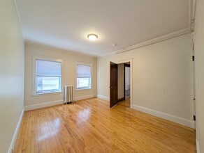 14 Linnaean St, Unit 7 in Cambridge, MA - Building Photo - Building Photo
