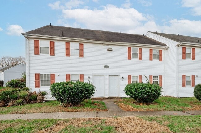 1404 Wendfield Dr in Virginia Beach, VA - Building Photo - Building Photo