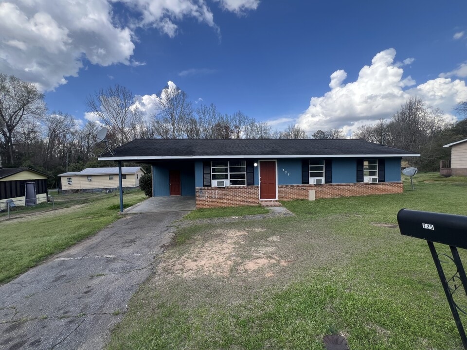 725 Beale St in Americus, GA - Building Photo