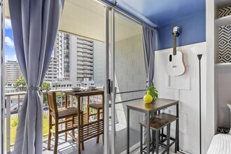 249 Long Island St in Honolulu, HI - Building Photo - Building Photo