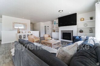 6463 Maple Valley Cir in West Jordan, UT - Building Photo - Building Photo