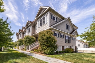 Luxury Townhouses in Greenwich, CT - Building Photo