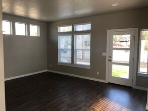 1591 NE Rumgay Ln in Bend, OR - Building Photo - Building Photo