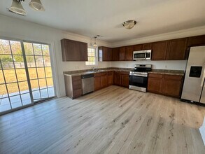 318 Murphy Dr in Jacksonville, NC - Foto de edificio - Building Photo