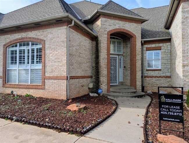 property at 214 Boulevard Du Lac