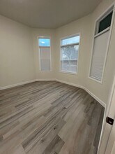 617 W 76th St in Los Angeles, CA - Building Photo - Building Photo