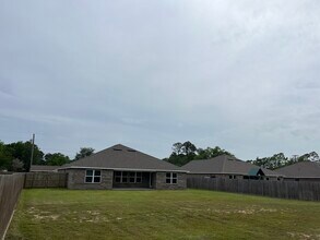 8768 Palmetto Dr in Ocean Springs, MS - Foto de edificio - Building Photo