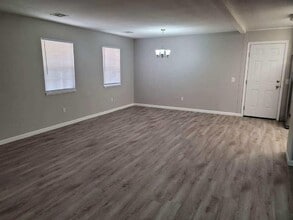 301 Carlton Dr in Jesup, GA - Building Photo - Building Photo