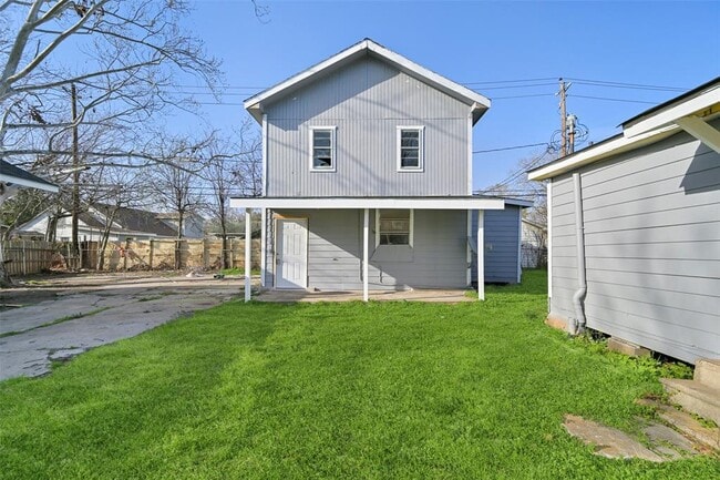 property at 1905 9th St