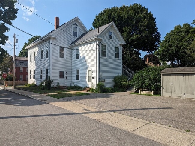 8 Russia St in Newburyport, MA - Building Photo - Building Photo