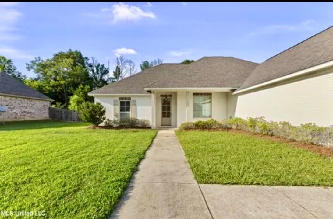 172 Buckhead Dr in Madison, MS - Building Photo