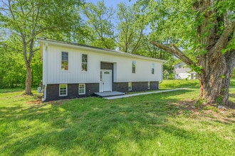 2827 Shiloh Cir in Strawberry Plains, TN - Building Photo - Building Photo