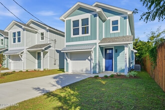 924 Grace Ave in Panama City, FL - Building Photo - Building Photo