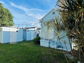 3927 SW 64th Ave in Miami, FL - Building Photo - Building Photo