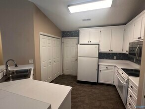 136 Hollington Dr NE in Huntsville, AL - Building Photo - Building Photo