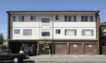 1825 Fruitvale Ave in Oakland, CA - Building Photo - Building Photo