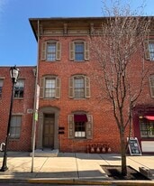 102 E King St in York, PA - Building Photo