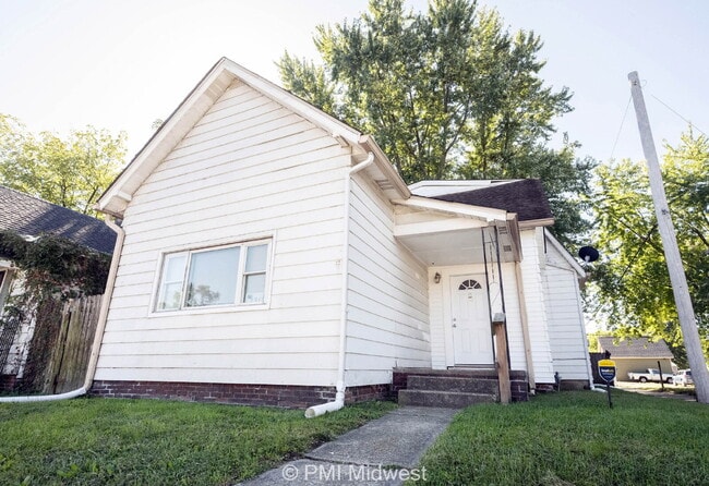 property at 2919 E New York St