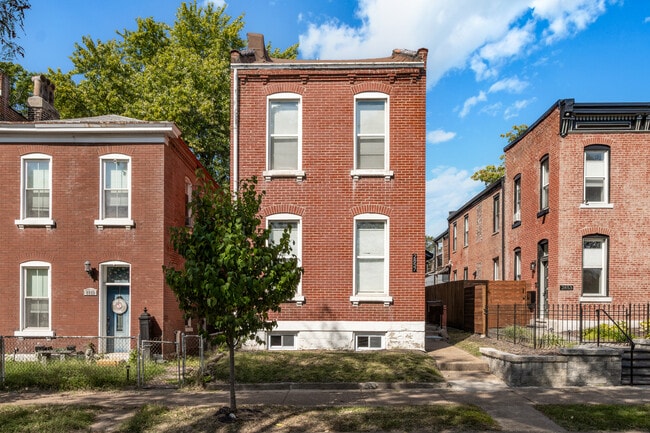 2857 S 18th St, Unit 2F