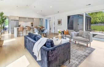 1188 Harmony Ct in Grafton, WI - Building Photo - Building Photo