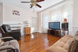 17 Wyman St, Unit 1 in Boston, MA - Building Photo - Building Photo