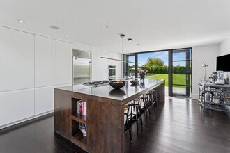 811 Halsey Ln in Bridgehampton, NY - Building Photo - Building Photo