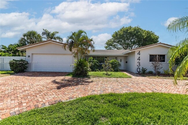 4430 NE 28th Terrace in Lighthouse Point, FL - Building Photo - Building Photo