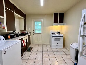 1612 Wayne St in Denton, TX - Building Photo - Building Photo