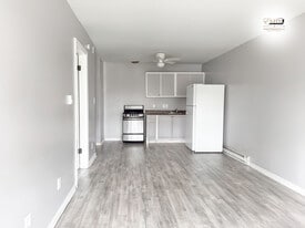 Cozy Home Apartments in Flint, MI - Building Photo