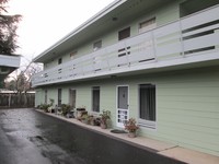 303 Farmers Ln in Santa Rosa, CA - Foto de edificio - Building Photo