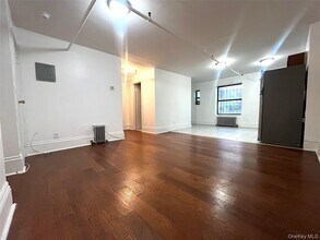 911 Greene Ave in Brooklyn, NY - Building Photo - Building Photo