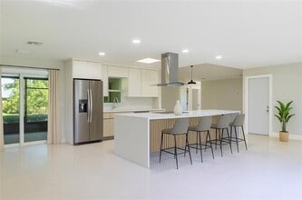 5740 36th Pl in Vero Beach, FL - Building Photo - Building Photo