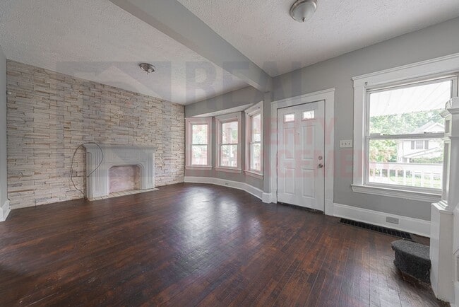 13705 Beachwood Ave in Cleveland, OH - Building Photo - Building Photo