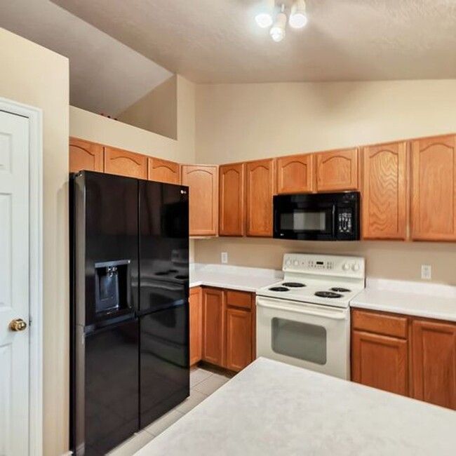 402 N 880 E in Tooele, UT - Building Photo - Building Photo