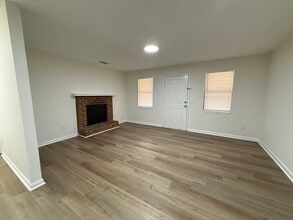 160 W Paces Dr in Athens, GA - Building Photo - Building Photo