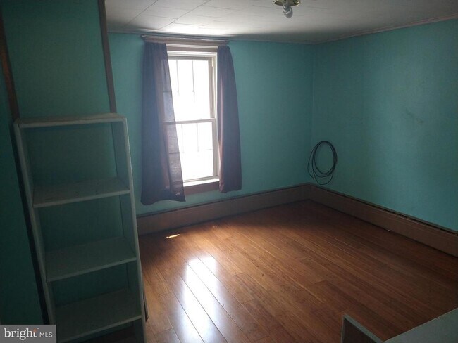 634 E 4th St in Mount Carmel, PA - Building Photo - Building Photo