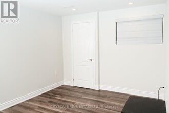 812 Magnolia Tsse. in Milton, ON - Building Photo - Building Photo