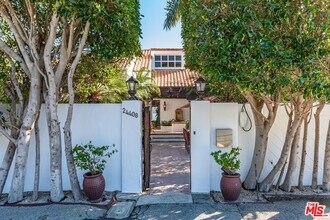 24408 Malibu Rd in Malibu, CA - Building Photo - Building Photo